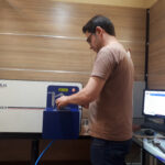 کالیبراسیون اسپکترومتر در آزمایشگاه با ابزارهای دقیق